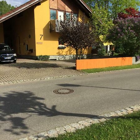 Zimmer In Lautrach Exterior foto