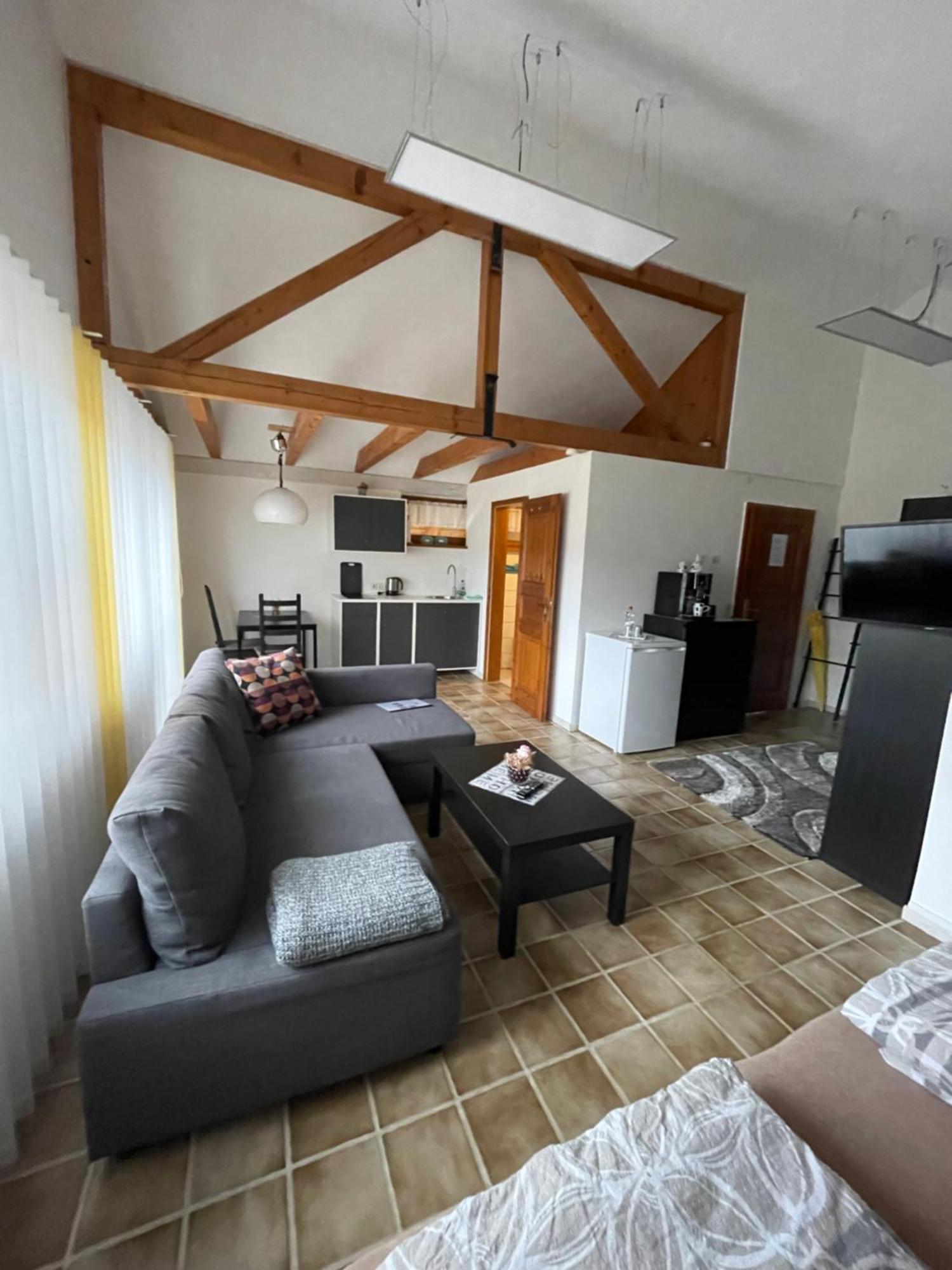 Zimmer In Lautrach Exterior foto